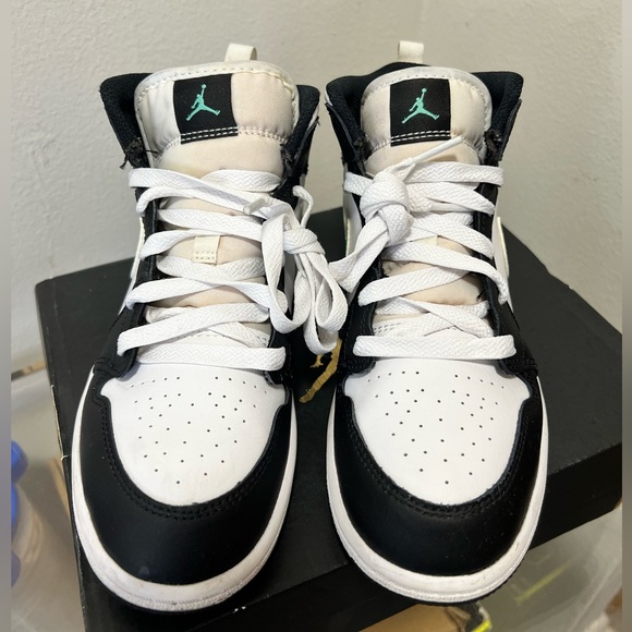 Air Jordan 1 Mid GS Black White Mint Green - Size 3Y - Picture 2 of 7